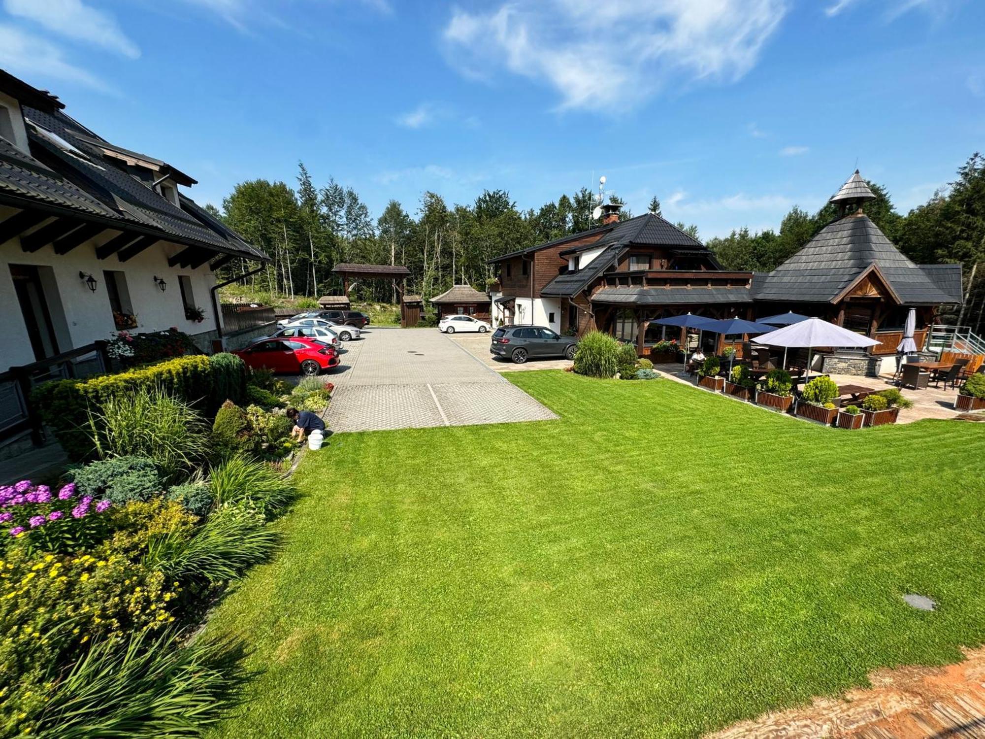 Hotel Na Doline Frenstat pod Radhostem Exterior photo